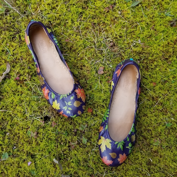 "All Fall" Tieks Size 7 (Taking Comissions) - Picture 7 of 14